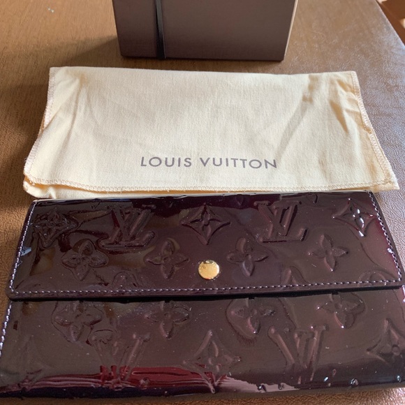 Louis Vuitton Other - Patent Leather Louis Vuitton Wallet Louis Vuitton Other - Patent Leather Louis Vuitton Wallet